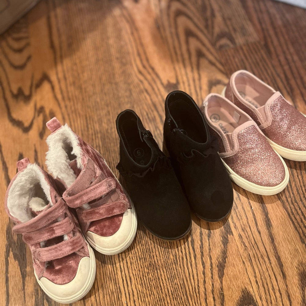 Size 6 girls shoe bundle, cat and Jack